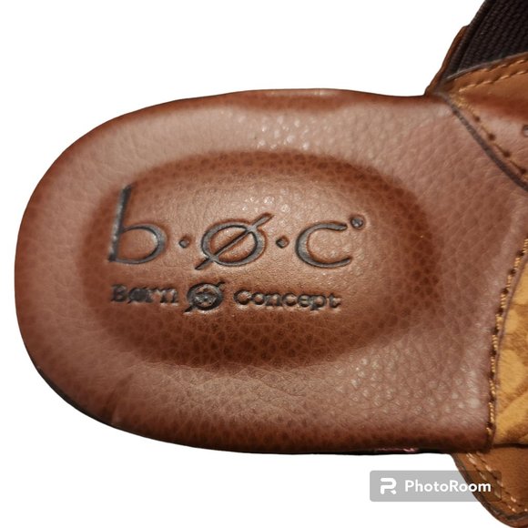 BOC Born Concepts Size 7M Brown Leather Clogs Metal O Ring Buckle 2 1/4" Heel - Picture 2 of 11